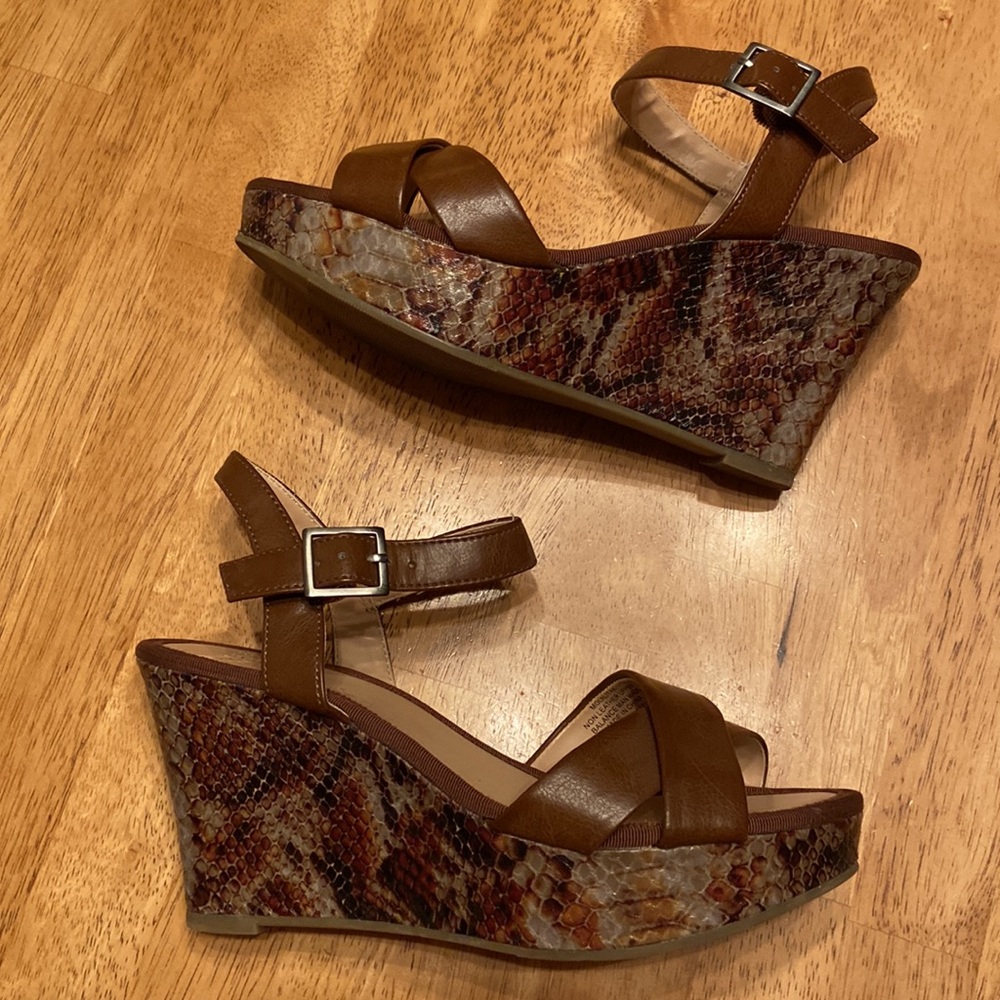 Mootsies Tootsies Molalitak Platform Wedge Snake Print Sandals ~ Size 7